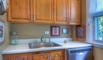 98 John St, Newport, RI 02840