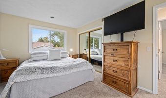 621 Van Oaks Dr, Amherst, OH 44001