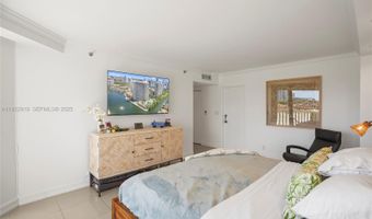 1000 W Island Blvd 504, Aventura, FL 33160