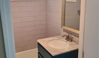 48 Constitution St 2, Bristol, RI 02809