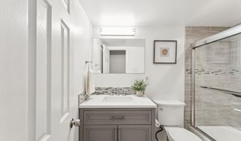 3358 WOODBURN Rd 24, Annandale, VA 22003