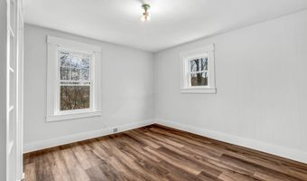 22 Parker St, Bangor, ME 04401