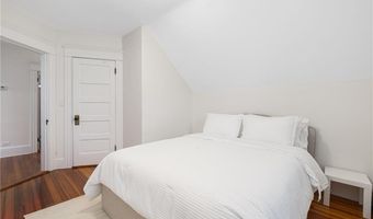 19 County St, Newport, RI 02840