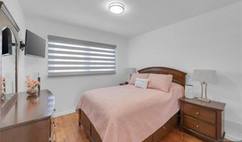 136 E Clinton Ave, Bergenfield, NJ 07621