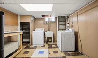 15924 Hanover Ave, Allen Park, MI 48101
