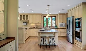 451 Reflection Rd, Apple Valley, MN 55124