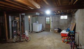 229 Solon Dr, Ballwin, MO 63021