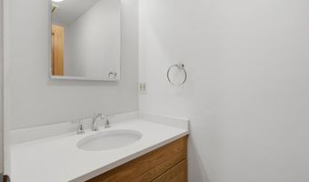 5 Newell Ct, Albany, NY 12204