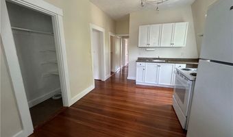26 Ayrault St 3, Newport, RI 02840