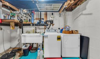 1372 Earhart Ave, Akron, OH 44320