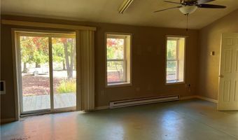 1194 Van Winkle Dr, Ashtabula, OH 44004