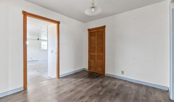 1858 W Auburn Dr, Auburn, IN 46706