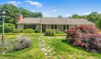 105 Fairfield Dr, North Kingstown, RI 02852