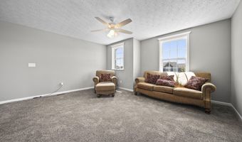 43 Burroughs Dr, Ashville, OH 43103