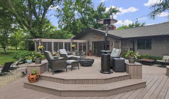 40484 Sunset Dr N, Antioch, IL 60002