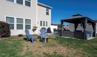 112 Scotch Moss Dr, Advance, NC 27006