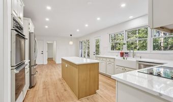 10630 Timberstone Rd, Alpharetta, GA 30022