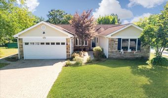 721 Brentwood Ct, Algonquin, IL 60102