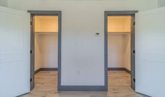 187 Grand Central Pkwy, Bayville, NJ 08721