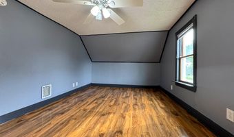43 Holland St, Bangor, ME 04401