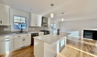 8 Country Ln, Billerica, MA 01821