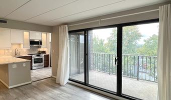 118 ROBERTS Ln 300, Alexandria, VA 22314