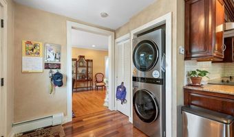 45 County Line Rd, Amityville, NY 11701