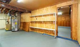 11 Bellevue Dr, Cranston, RI 02920