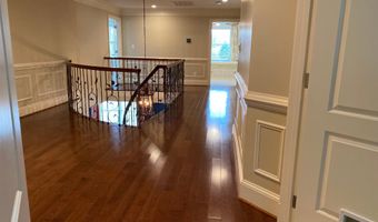 2138 PATRICK HENRY Dr, Arlington, VA 22205