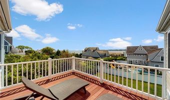 573 Wolcott Ave, Middletown, RI 02842