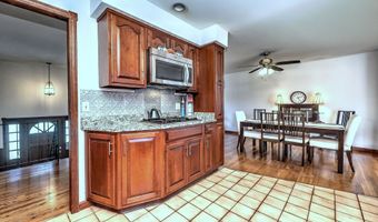 11 Ark Rd, Branford, CT 06405