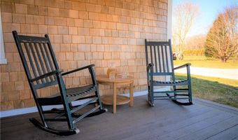 127 Willow Ave, Little Compton, RI 02837
