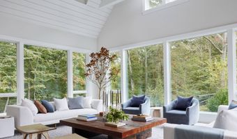 7 Ashwood Ct, Amagansett, NY 11930