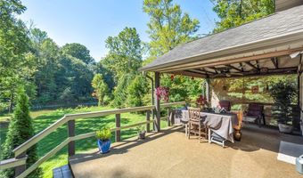 3596 Glenwood Dr, Austinburg, OH 44010