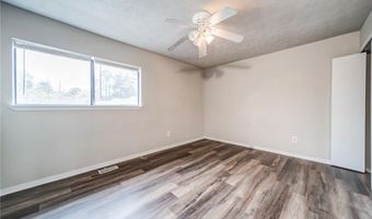 37 Country Place Ct, Alpharetta, GA 30005