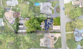 50 Towne St, Amityville, NY 11701