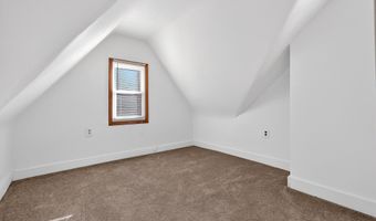 38 W 43RD St, Bayonne, NJ 07002