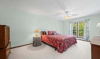 1507 W Plymouth Dr, Arlington Heights, IL 60004