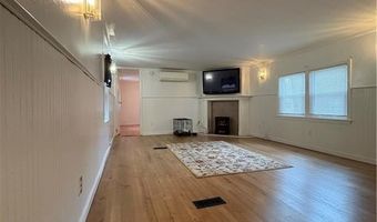 42 Maplewood Dr, Burrillville, RI 02839