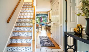 45 Pocono Ln 4, Danbury, CT 06810