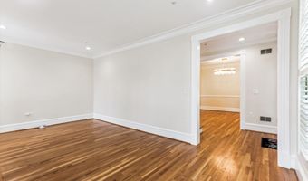 973 POWHATAN St, Alexandria, VA 22314