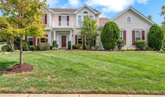821 Heatherhaven Dr, Ballwin, MO 63011