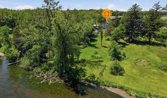 338 N Main St, Amherst, WI 54406