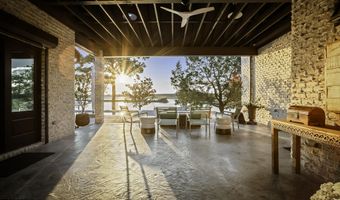 927 N Shore Dr, Biloxi, MS 39532
