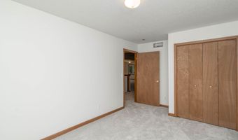 809 NE 5th St, Ankeny, IA 50021