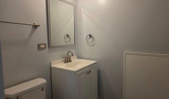 1719 W Lexington Dr, Arlington Heights, IL 60004