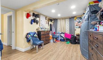 22 Whipple Ave, North Providence, RI 02911