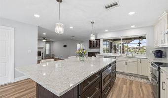 831 CHIPAWAY Dr, Apollo Beach, FL 33572