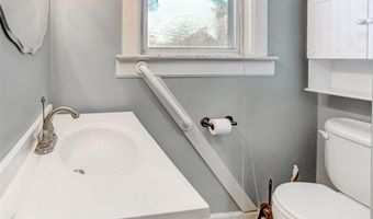 3302 College Ave, Alton, IL 62002