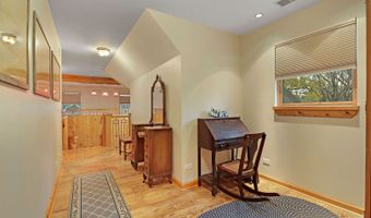 2837 Jackson Dr, Arlington Heights, IL 60004